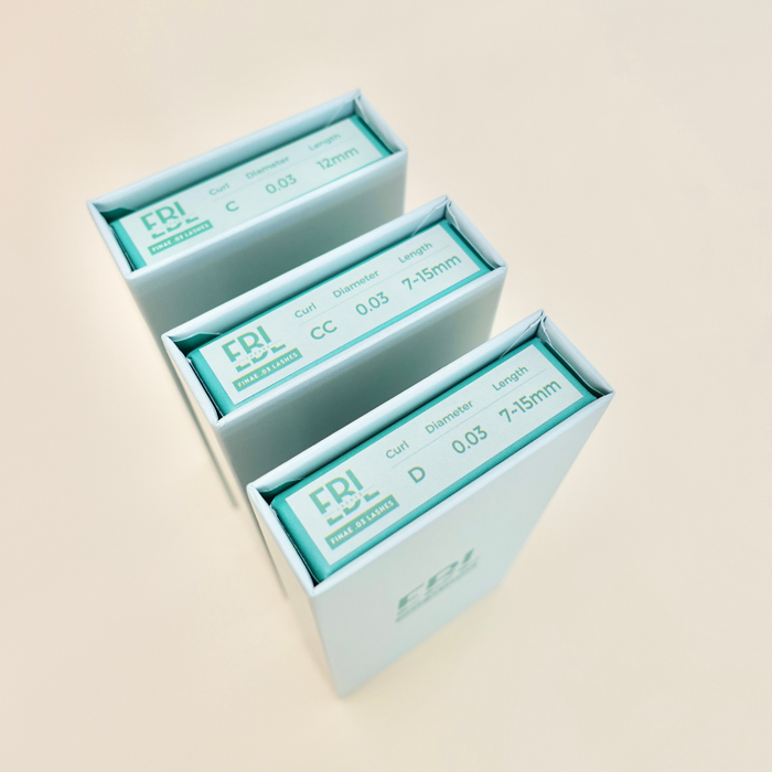 Finae .03 Lash Trays