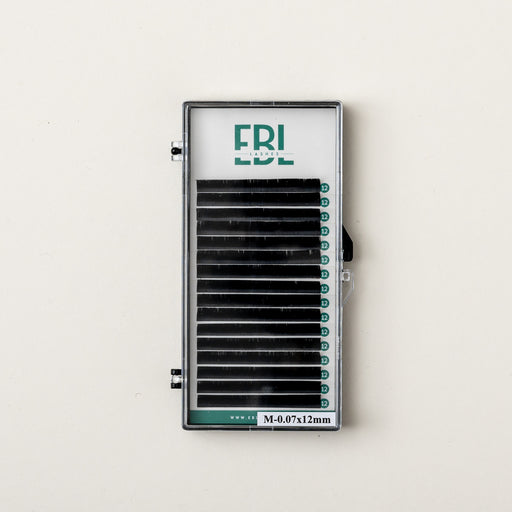 L+ & M-Curl Single-Length Lash Trays.