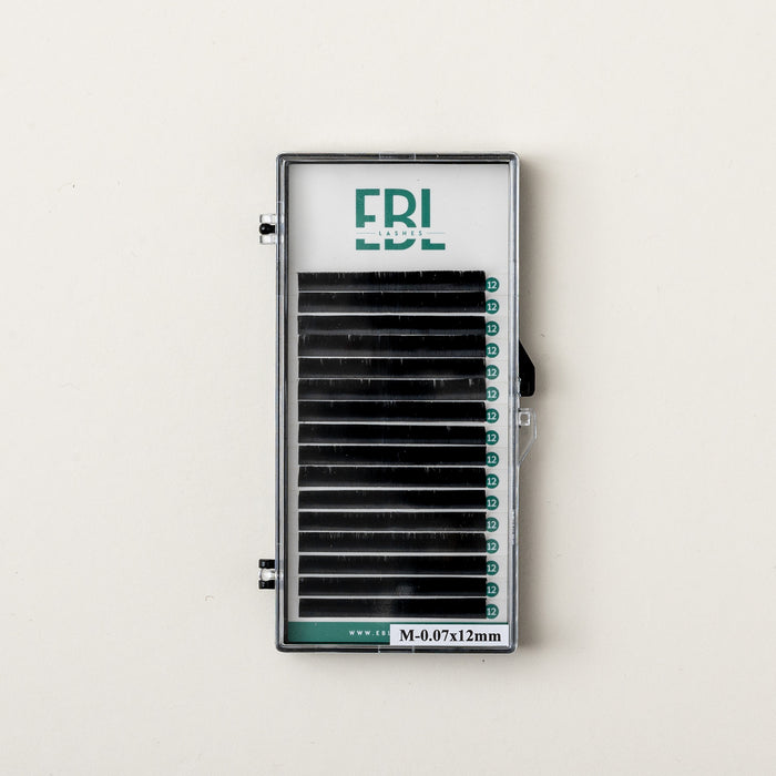 L+ & M-Curl Single-Length Lash Trays.